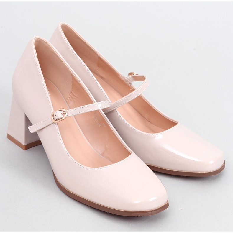 Maddoi Beige patenterade högklackade pumps 1