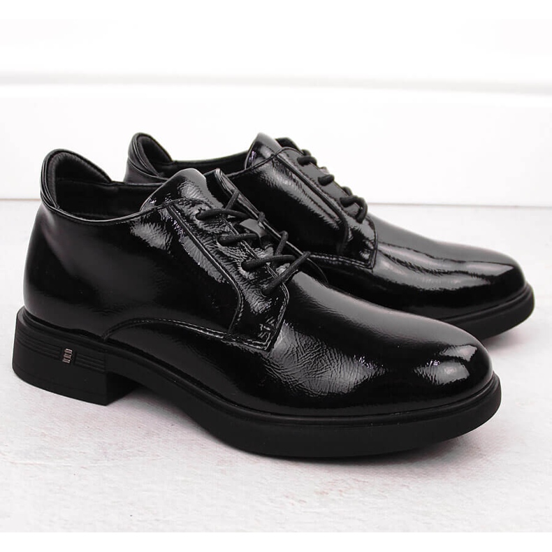 Svarta ankelstövlar i lack för damer Vinceza 58413 2