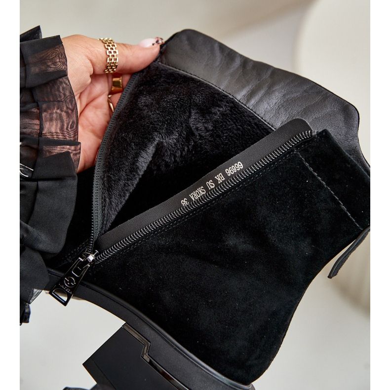 Isolerade damstövlar gjorda av naturlig mocka med dragkedja, svart Vinceza 66696 2