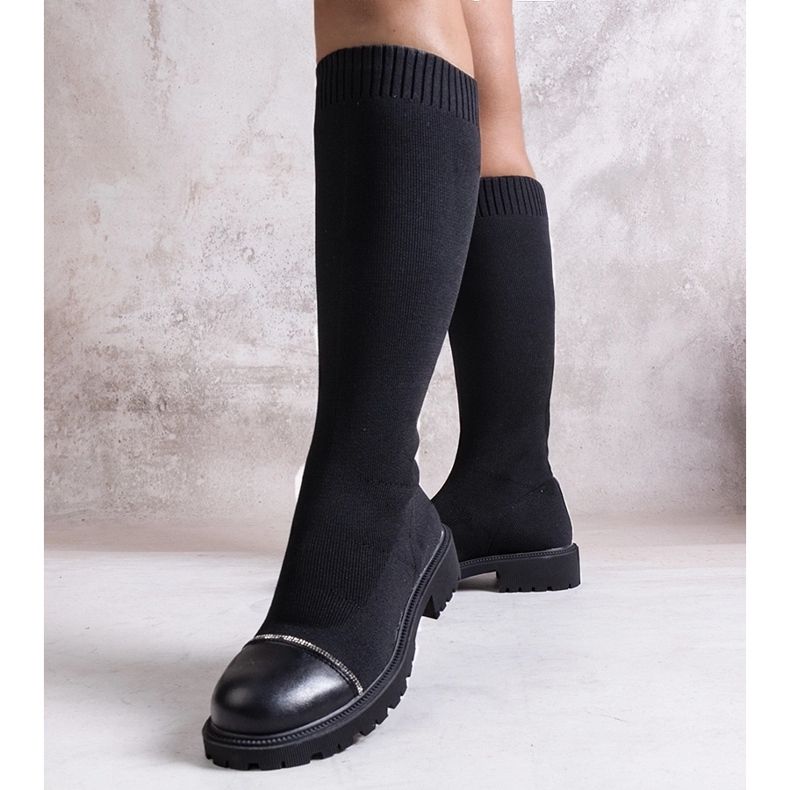 Svarta stövlar dekorerade med Sayega zirkoner 1