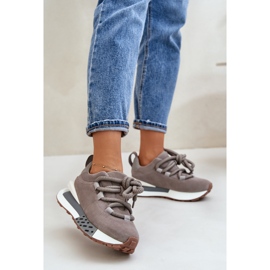 Sneakers för damer i mocka på plattformen med tjock snörning Artiker 54C1463 Grå 2