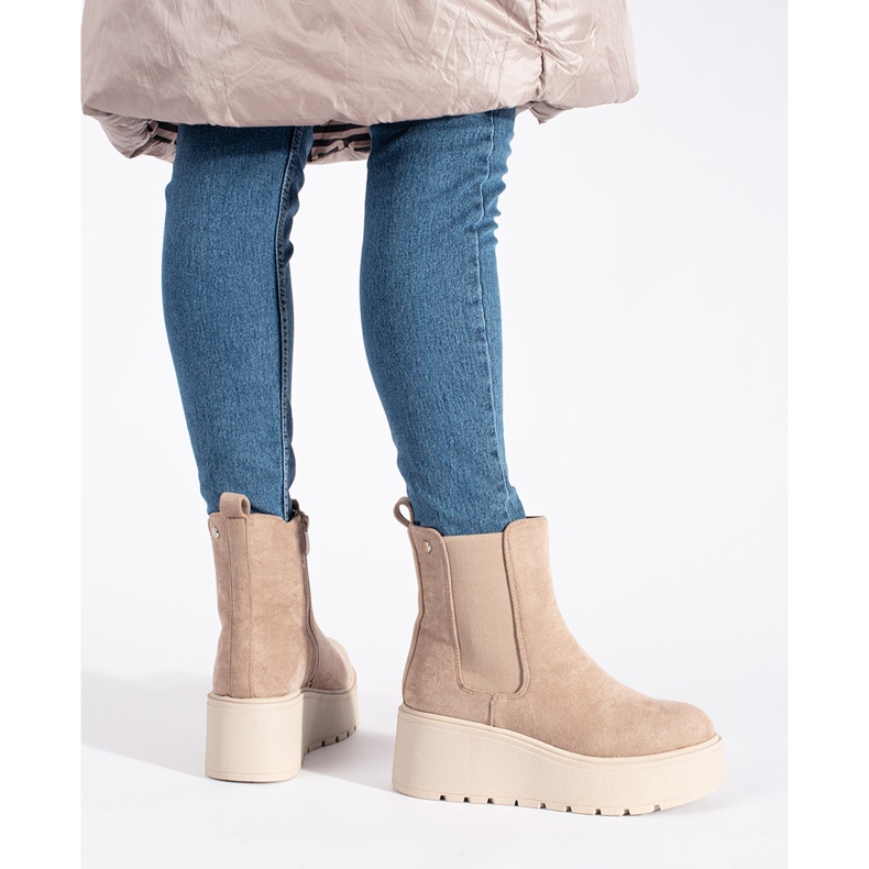 Chelsea-stövlar i beige mocka med kilar 1