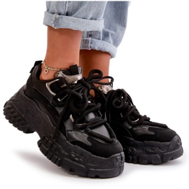 Kvinnors sportsneakers på en massiv svart sula 4