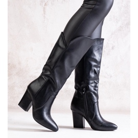 Svarta högklackade stövlar i Amare ekoläder 2