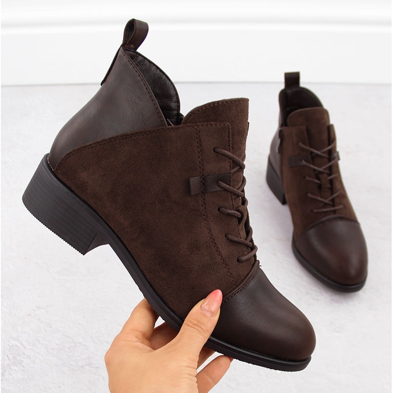 M. DASZYŃSKI Kvinnors brun mocka isolerade stövlar M.Daszyński MR2458-7 1