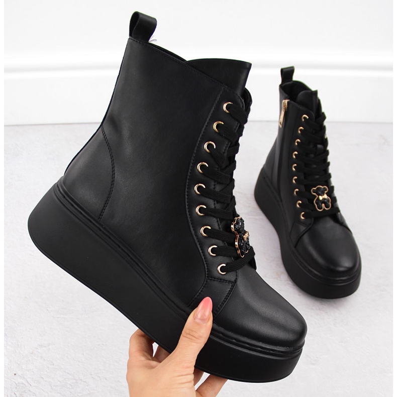 Plattkängor i läder med nallebjörn, svart Vinceza 66701 1