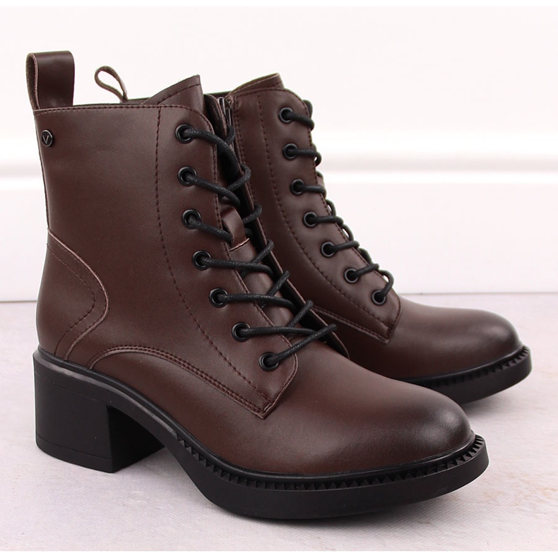 Bruna damstövlar i läder Vinceza 66722 2