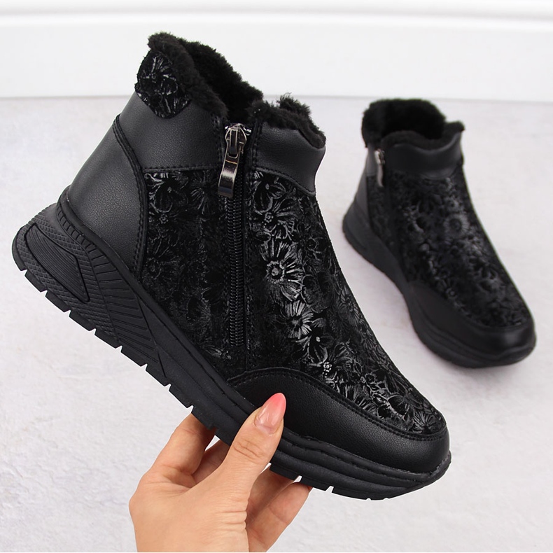 Kvinnors ankelstövlar i svart läder med blommor T.Sokolski Z24-329 1