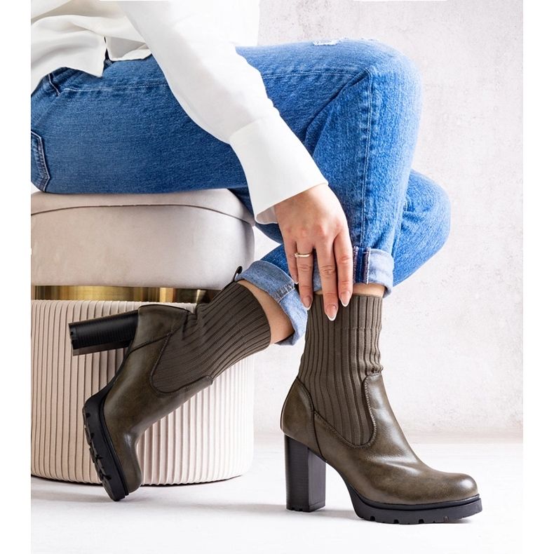 Gröna stövlar av Asera eco-läder 1