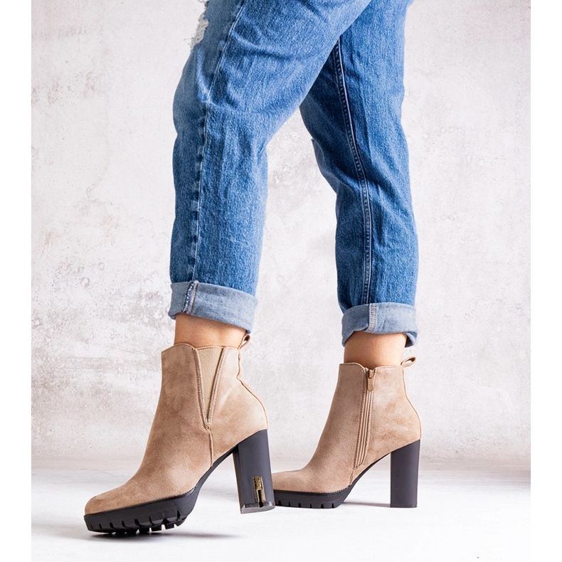 Beige stövlar med strass från Hayet 1