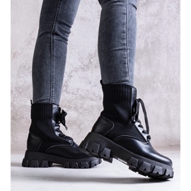 Svarta ankelboots med flexibel ovandel från Zogba 1