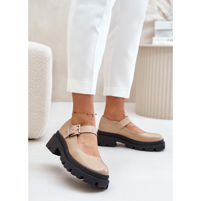 Beige damskor med spänne Plikuria 2