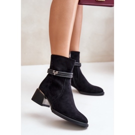 S.Barski Isolerade damstövlar på låga klackar med dekorativa remmar D&amp;A MR880-027 Svart 2