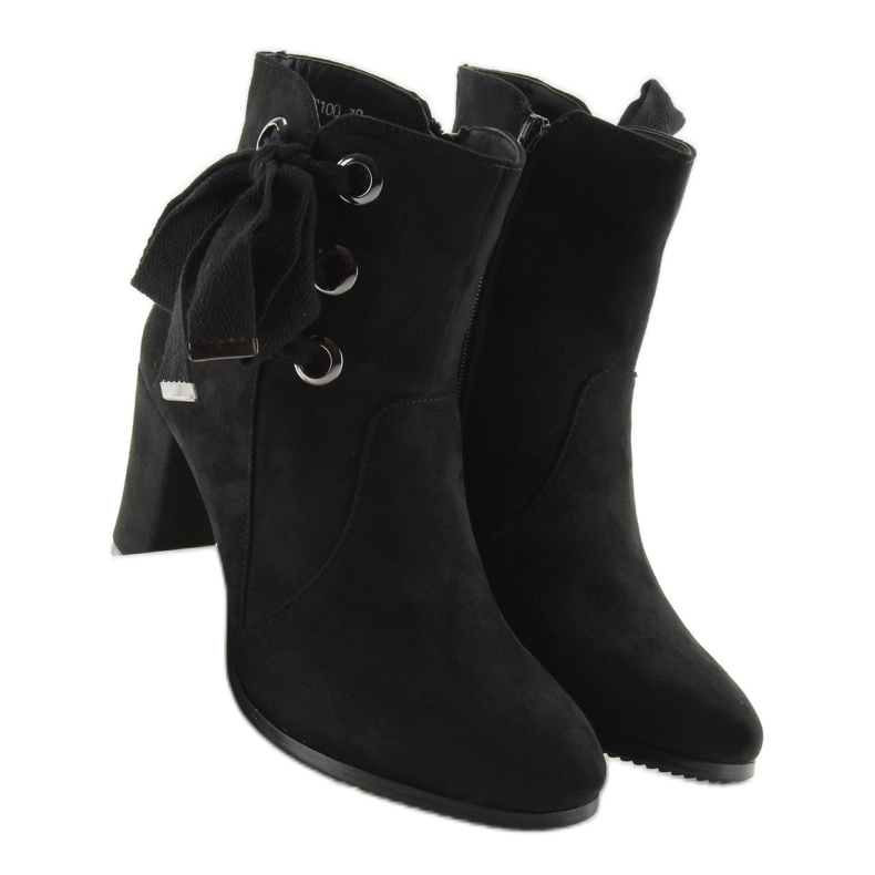 Svarta högklackade stövlar C100 svarta 2