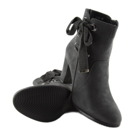 Grå Högklackade stövlar C100 grå 1