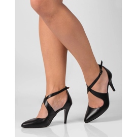 BUTDAM Xena svarta dansklackar med spetsig tå och remmar 1