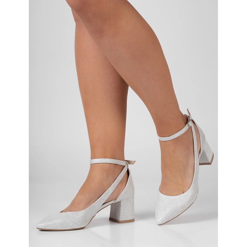 BUTDAM Gabi silver glitter pumps med låg klack 1