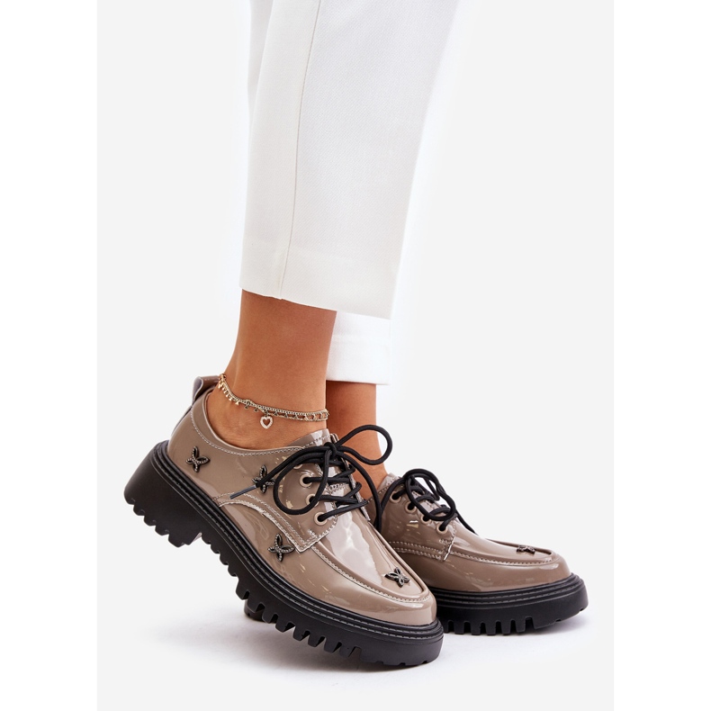 Dampatentskor med dekorationer, naturläder Artiker 55C1010 Mörkbeige 1