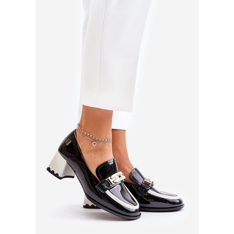 Lackade damskor på hög klack med dekoration Artiker 55C1002 Svart 1