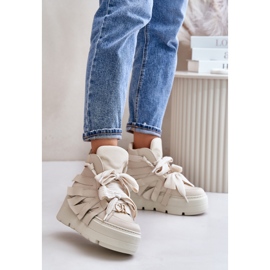 Sneakers i läder för kvinnor på en massiv plattform CheBello 4561 Beige 2