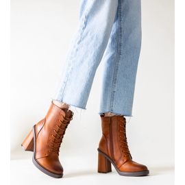 Bruna stövlar i ekologiskt läder från Gerges 1