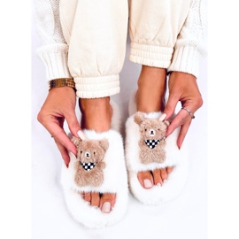 Bando Beige pälstofflor med en nalle 1