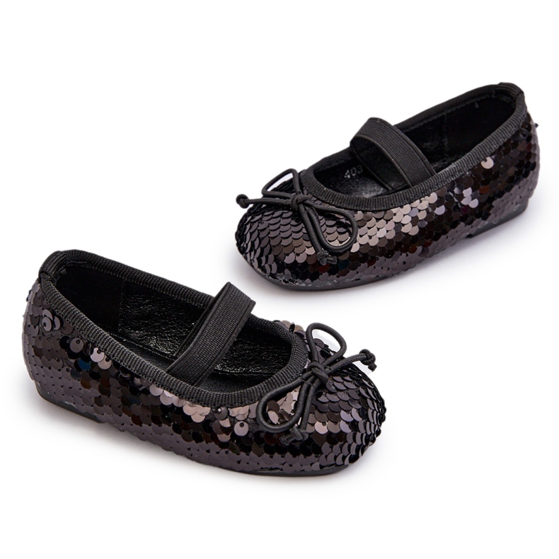 Tjejernas ballerinor dekorerade med paljetter och en svart båge 4