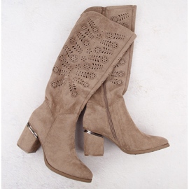 Beige genombrutna högklackade damstövlar Vinceza 16482 1