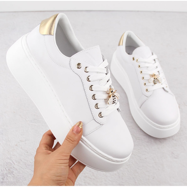 Sportskor i läder på plattform, vit Vinceza 89101 1