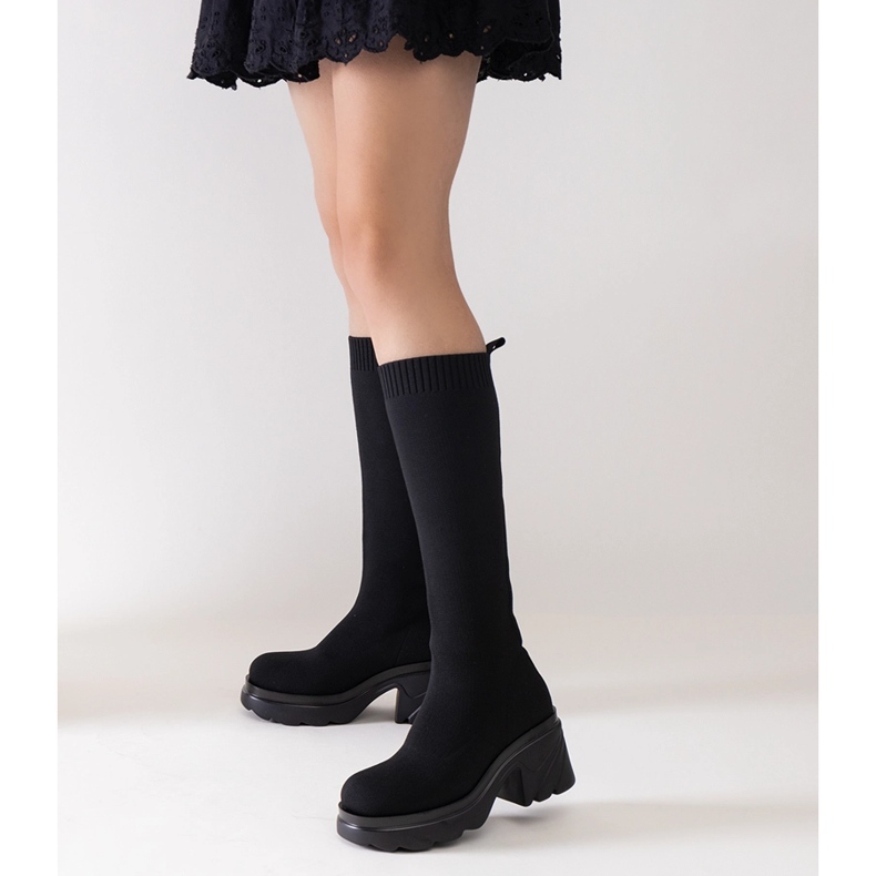 Svarta stövlar med flexibel ovandel från Nimrod 1