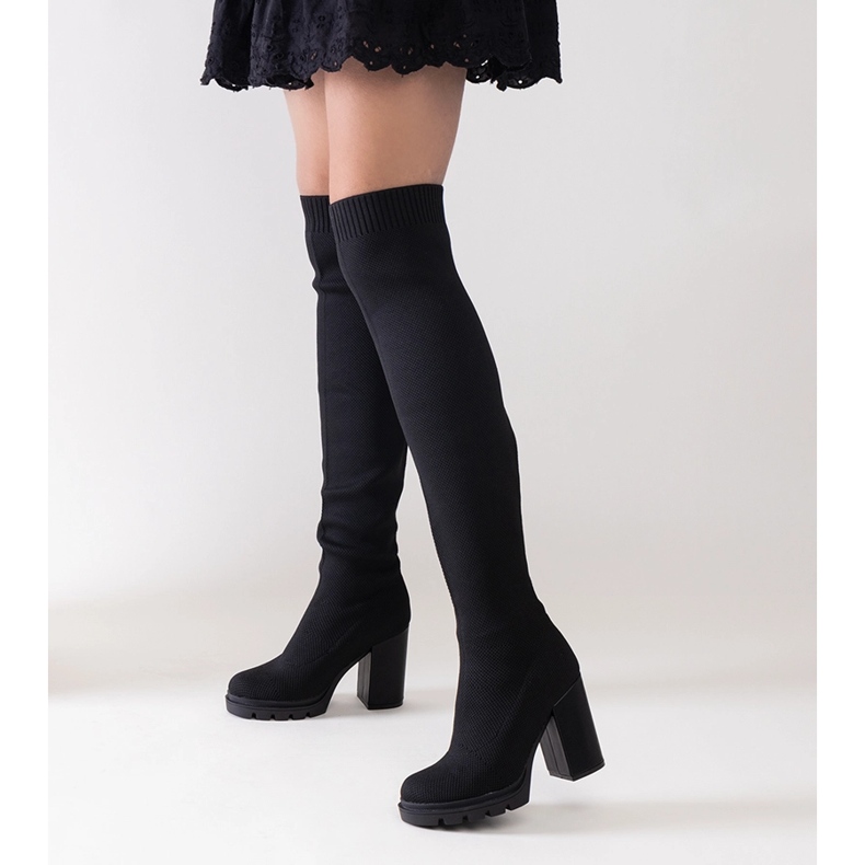 Lija långa svarta högklackade slip-on boots 1