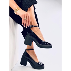 Termet Black pumps med bred klack svart 2