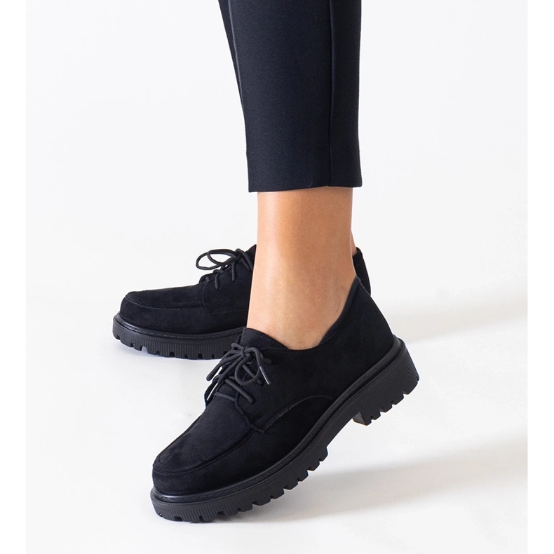 Svarta vardagsskor med snörning i ekomocka från Eduardana 1