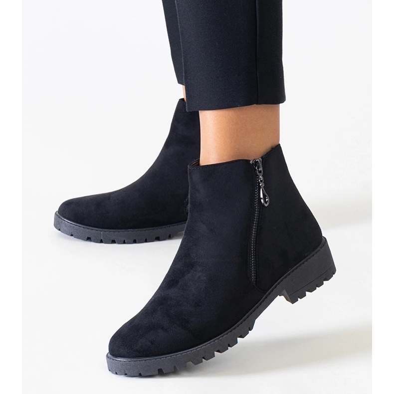 Svarta ankelboots i ekomocka från Branda 1