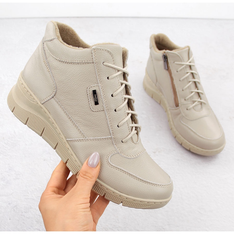 Bekväma ankelstövlar i läder för kvinnor med en kil ekri Helios 543 beige 1