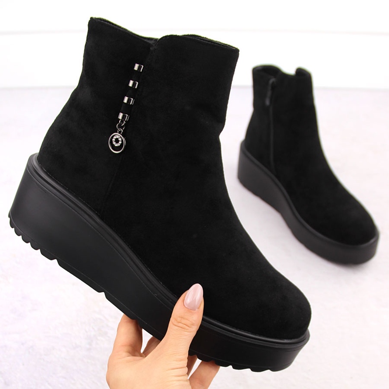 Ankelstövlar i mocka för kvinnor på tjock plattform, svart Potocki 11305 1