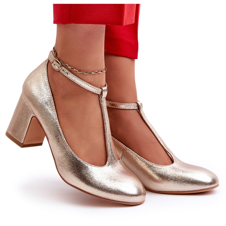 Mascara Kvinnors pumpar med eko-läder på Golden Metalic Post gyllene 7