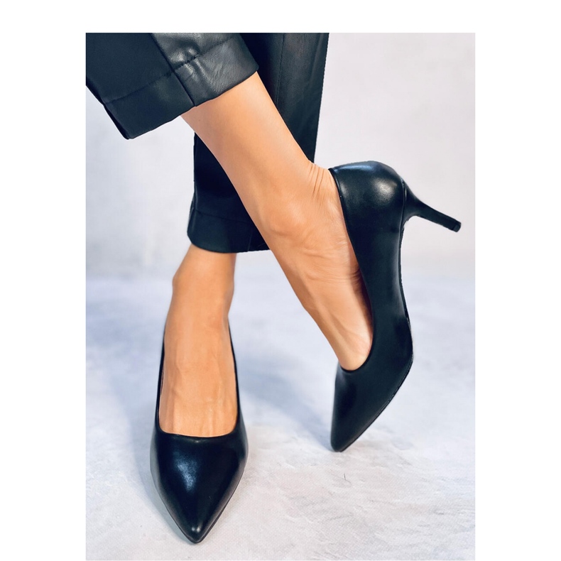 Lauryn Black lågklackade pumps - Inello svart 1