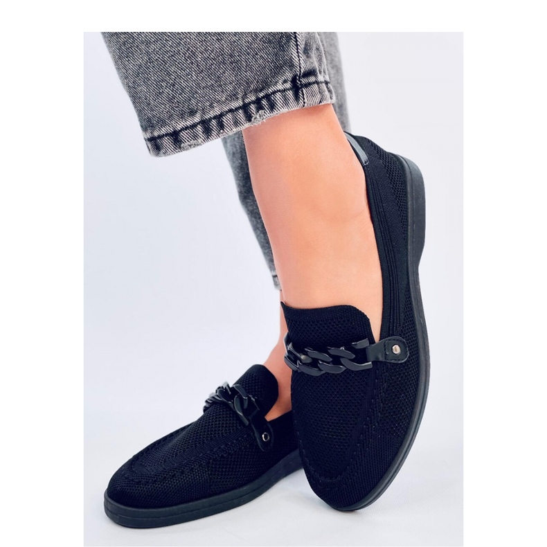 Svarta genombrutna mockasiner 1