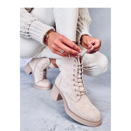 Beige stövlar med snörning 1