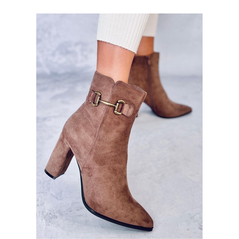 Högklackade kängor i mocka i kaki brun 1