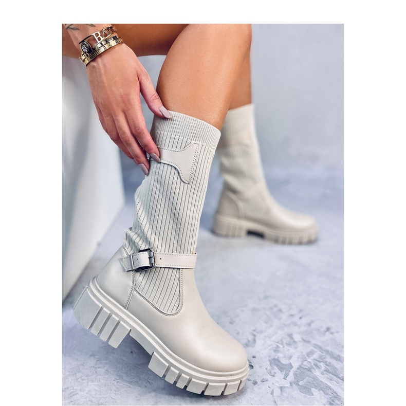 Ridstövlar med flexibel beige ovandel 1