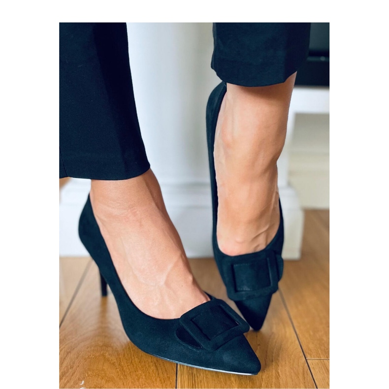 Svarta stilettpumps 2