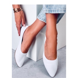 Vita vävda balettlägenheter 1