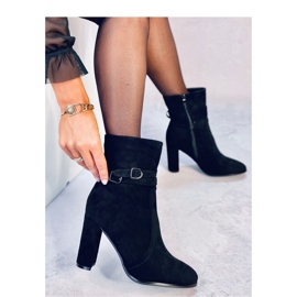 Dianes Svart mocka högklackade ankelboots - Inello 2