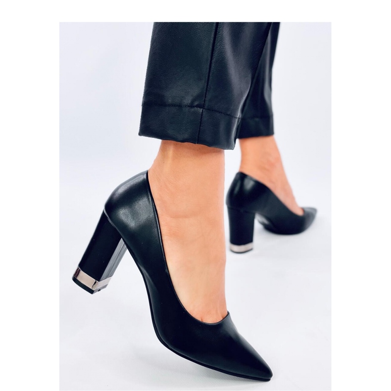 Tarai Black högklackade pumps - Inello svart 1