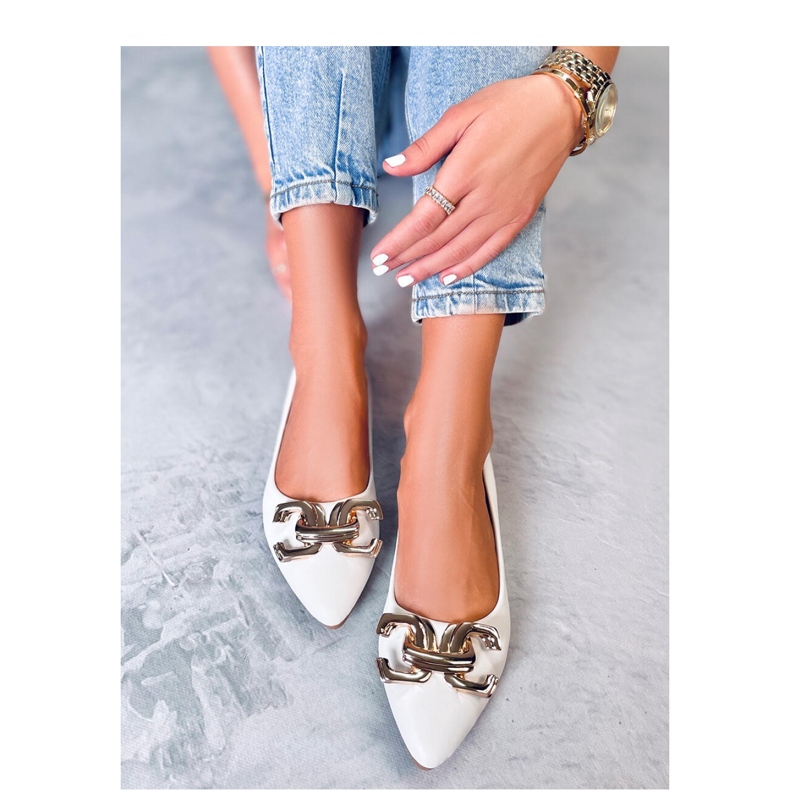 Eleganta balettlägenheter med spänne Simona White - Inello vit 1