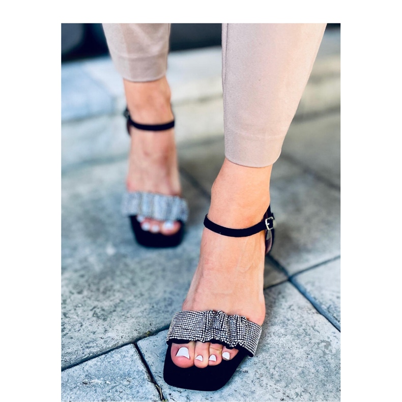 Dash Svarta sandaler med bred klack - Inello 1