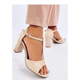 Ferdi Beige högklackade sandaler med gulddekor - Inello 1