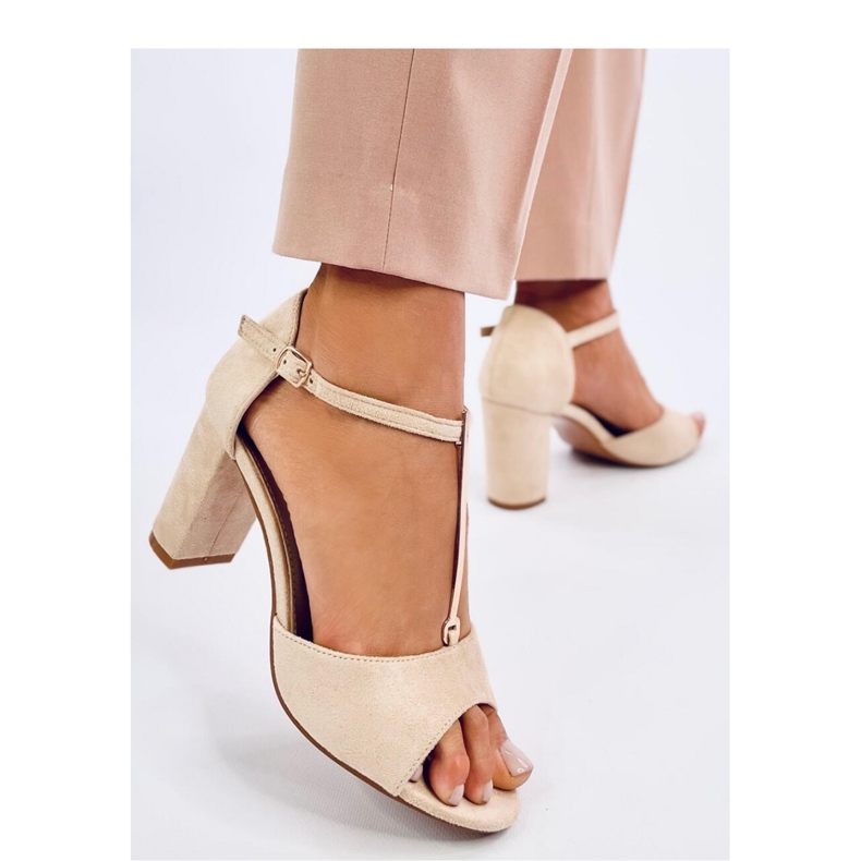 Ferdi Beige högklackade sandaler med gulddekor - Inello 1